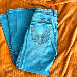 Distressed Curvy Midrise Bootcut Hollister jeans